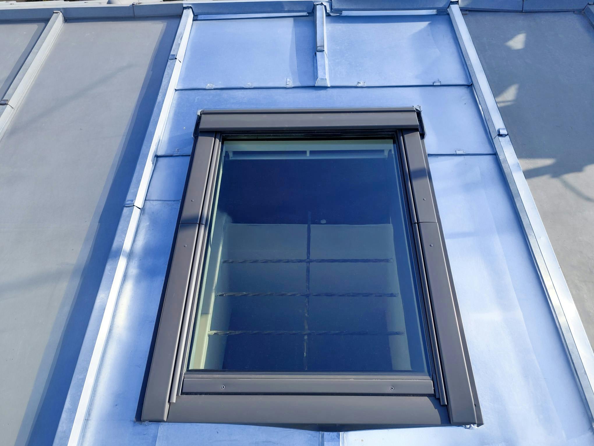 Pose de fenêtre de toit VELUX 78X98 GGL MK04